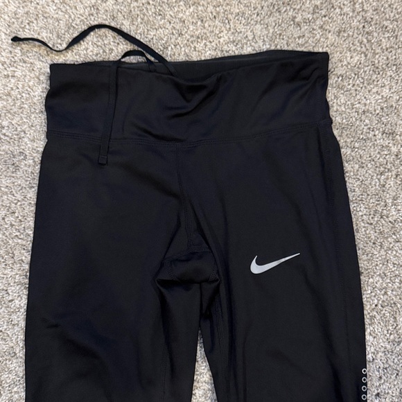 Nike Dry Fit Crop Leggings - Picture 2 of 4